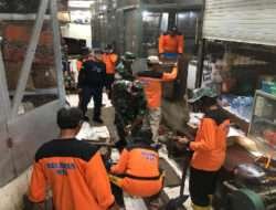 Kemanunggalan TNI dan Rakyat di Wujudkan Dengan Gotong Royong Pembersihan Pasar Tradisional