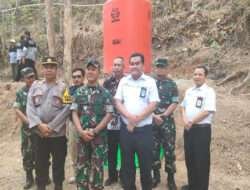 Program TNI Manunggal Air, Dandim 0801/Pacitan Dampingi Danrem 081/Dsj Resmikan Sumur Bor Bagi Warga
