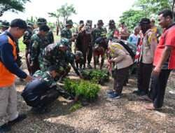 Cegah Erosi, Kodim 0726/Sukoharjo bersinergi dengan Elemen Masyarakat Hijaukan Bantaran Sungai Bengawan Solo