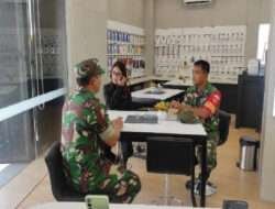 Babinsa Kratonan Sambangi Karyawan Conter Handphone di Wilayah binaan