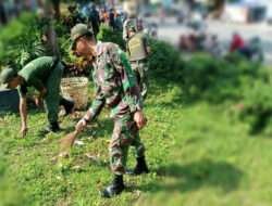 Pelihara Kebersihan Lingkungan, Babinsa Kelurahan Gilingan Bersama Linmas Laksanakan Kerja Bakti