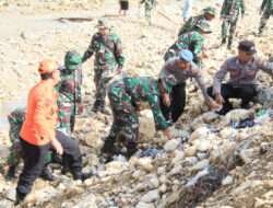 Aksi Peduli Lingkungan: Kodim 0806/Trenggalek Sambut Hari Juang TNI AD dengan Bersihkan Saluran Air