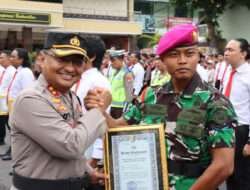 Kapolres Lumajang Beri Reward Anggota Marinir yang Bantu Ungkap Kasus PMI Ilegal