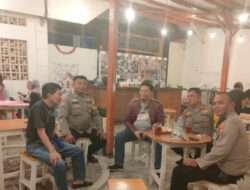 Kapolsek Tambaksari Bersama Wakapolsek Sambangi Warga Kalasan