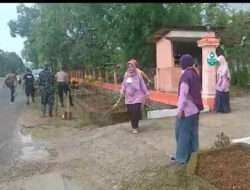 Ciptakan Lingkungan Bersih Dan Sehat, Anggota Koramil 0801/07 Ngadirojo Gelar Aksi Bersih-Bersih