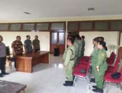 Jelang Nataru, Babinsa Purwodingratan Bersama Bhabinkamtibmas Tingkatkan Koordinasi Dengan Lurah Dan Linmas