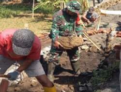 Ciptakan Kemanunggalan TNI dengan Rakyat, Babinsa Gotong Royong Pembangunan Talud