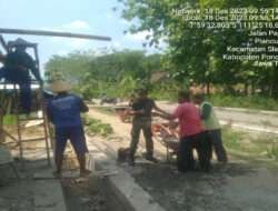 Peduli Kesulitan Warga, Babinsa Kodim 0802/Ponorogo Ikut Kerja Bakti Bangun Tower Air