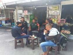 Jalin Silaturahmi Dan Berikan Edukasi Kamtibmas Babinsa Purwosari Komsos Dengan Polsuska Dan Staf Stasiun