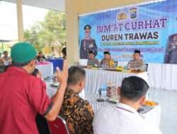 Polres Mojokerto Peduli, Berbagi Sembako di Jum’at Curhat