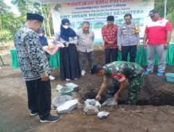 Babinsa Dan Babhinkamtibmas Sleman Hadiri Peletakan Batu Pertama Kantor Cabang BMT
