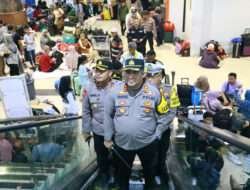 Kapolres Pelabuhan Tanjung Perak Cek Tranportasi Laut Jelang Nataru di Gapura Surya Nusantara