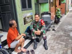 Pentingnya informasi Wilayah Binaan, Babinsa Tipes Komsos dengan Ketua RT