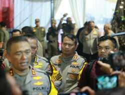 Kapolda Jatim Pantau Situasi Perayaan Malam Tahun Baru di Pusat Kota Surabaya