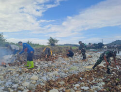 KODIM POSO/Anggota Koramil 1307-01/Melaksanakan Kegiatan karya Bakti