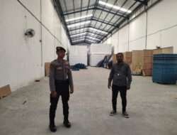 Pastikan Aman, Polres Gresik Lakukan Pengamanan Gudang Logistik KPU Gresik