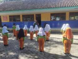 Bangkitkan Semangat Belajar Babinsa Koramil Ngrambe Berikan Motivasi Kepada Siswa -Siswi Sekolah Dasar
