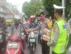 Kapolsek Simokerto Ajak Anggota nya Peduli Kepada Warga Kurang Mampu
