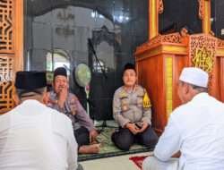 Jumat Keliling, Polres Pacitan Beri Pesan Kamtibmas Jemaah di Masjid