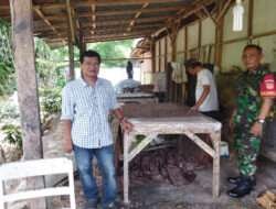 Genjot UMKM di Wilayah Binaan, Babinsa Sondakan Berikan Motivasi Dan Semangat Kepada Pengrajin Batik