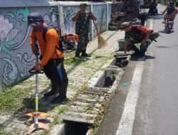 Tanpa Lelah, Babinsa Kadipiro Bersama Tim Saberling Laksanakan Pembersihan di Wilayah