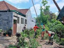 Babinsa 07/Ngemplak Bersama Warga Mengantisipasi Bencana