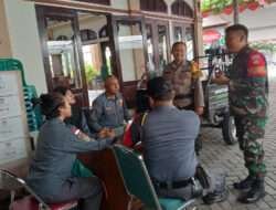 Babinsa dan Bhabinkamtibmas Danukusuman Berikan Wejangan Kepada Linmas