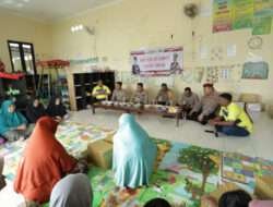 Polres Gresik Sampaikan aturan lalulintas Secara Door to Door di Duduksampeyan