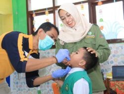 Pekan Imunisasi Nasional Polio: Kolaborasi Antara TK Kartika IV-27 Trenggalek dan Puskesmas Trenggalek