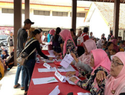 Babinsa Koramil 09 Grogol dampingi Sub-PIN Polio di Desa Madegondo Grogol Sukoharjo