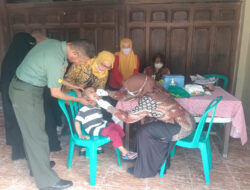 Sukseskan Sub PIN Polio, Babinsa Kelurahan Sumber Laksanaan Pendampingan Pelaksanaan Imunisasi