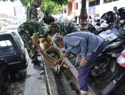 Ciptakan Pasar Yang Bersih Dan Sehat, Kodim 0735/Surakarta Gelar Karya Bakti