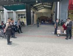 Secara Masif Polres Gresik Lakukan Pengamanan Gudang Logistik Surat Suara