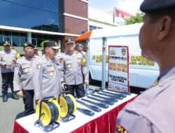 Kabaharkam Polri Cek Personel dan Peralatan Pengamanan di Polda Jatim