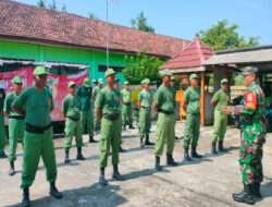 Babinsa Posramil Kasreman Latih PBB Anggota Linmas Di Wilayah Binaannya