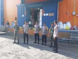 Pastikan Aman Dan Lancar, Babinsa Koramil Padas Bersama Instansi Terkait Laksanakan Pengamanan di Gudang Logistik KPU