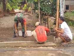 Babinsa Koramil Jogorogo Aktif Bantu Warga Di Wilayah Binaannya