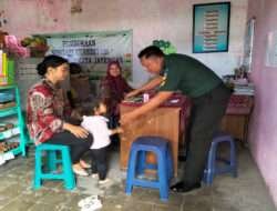 Babinsa Jayengan Sambangi Guru Paud Permata