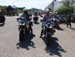 Patroli Skala Besar Bulan Bakti TNI-Polri 2024 di Gresik, Keliling Naik Motor Tinjau Kesiapan Pemilu