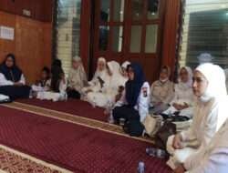 Kapolsek Simokerto Ajak Anggota Dan Bhayangkari Doa Bersama Untuk Kelancaran Pemilu 2024