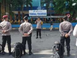 Polres Gresik Kirim Puluhan Personil Pengamanan Pemilu 2024 ke Pulau Bawean