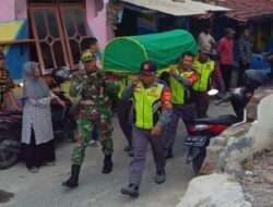Ikut Belasungkawa,Babinsa Kelurahan Serengan Takziah Warganya