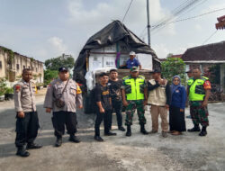 Demi Keamanan Hasil Pemilu, Babinsa Gerih Melaksanakan Pengawalan Pengiriman Kotak Suara Ke PPK Kecamatan
