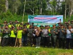 Hijaukan Trenggalek: Danramil 0806-13 Dongko dan Forkopimcam Aktif Terlibat dalam Penanaman 1000 Pohon Pinus