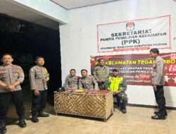 Anggota Koramil 0801/04 Tegalombo Bersama Pihak Polsek Amankan Kotak Suara Di Sekretariat PPK