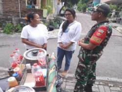 Pantau Situasi Pasca Pemilu 2024, Babinsa Jebres Sambangi Warga di Wilayah Binaan
