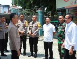 Kapolres Gresik Patroli Pastikan Keamanan dan Kelancaran Proses Penghitungan suara di tingkat PPK