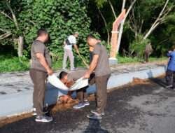 Aksi Bersih-Bersih Pantai, Kodim 0801/Pacitan Berkontribusi Wujudkan Pacitan Bebas Dari Sampah