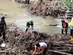 Sinergitas TNI – Polri dan Unsur Terkait di Kabupaten Ponorogo Dalam Pembersihan Aliran Sungai