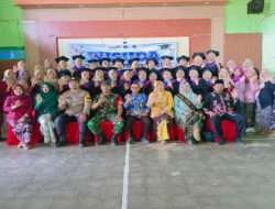 Wujudkan Keluarga Sehat Dan Berkualitas, Babinsa Koramil 0801/08 Tulakan Hadiri Wisuda Program SOTH